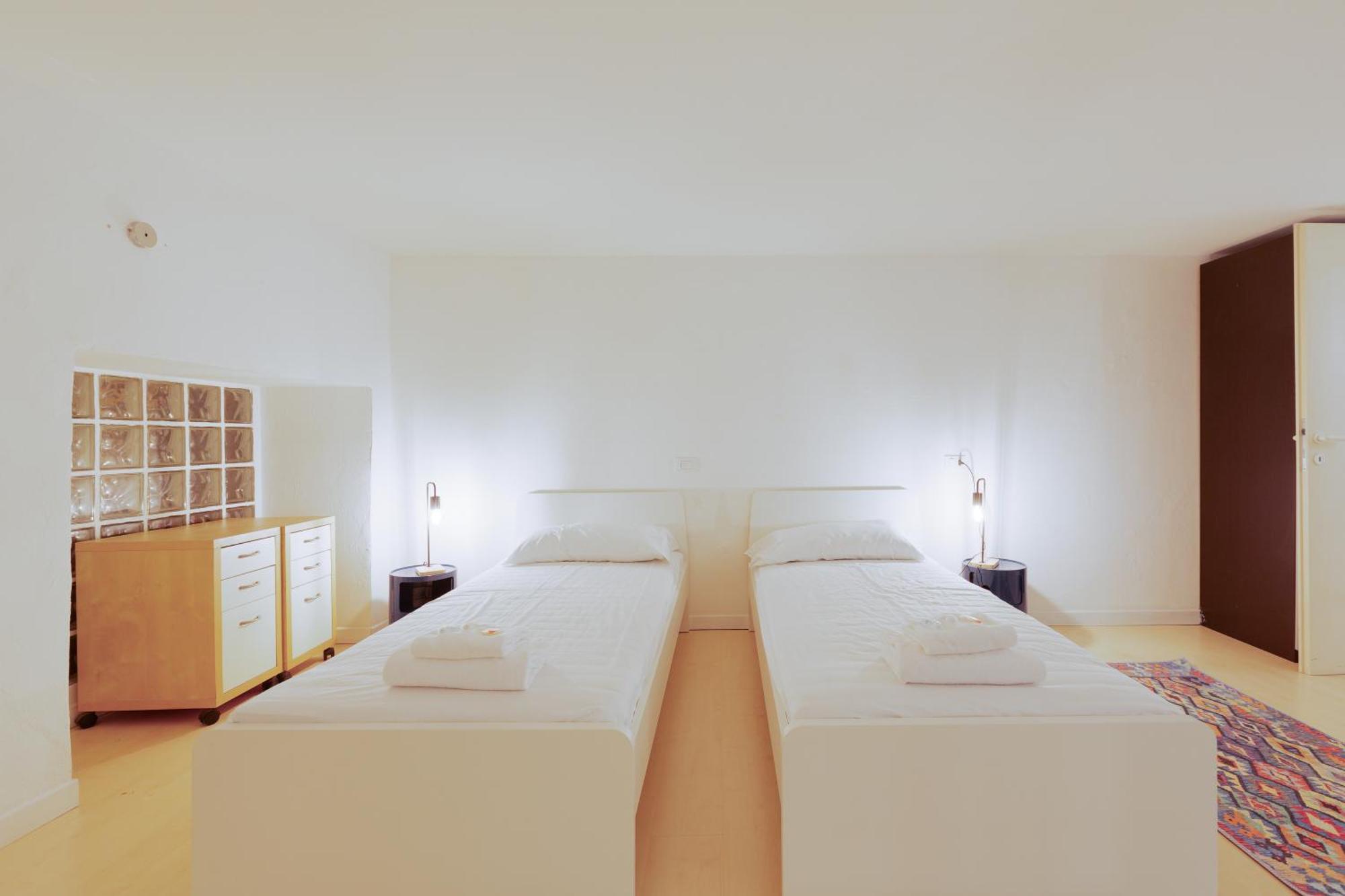 밀라노 Sant'Agostino - Charming Retreat 210M From M2 아파트 외부 사진